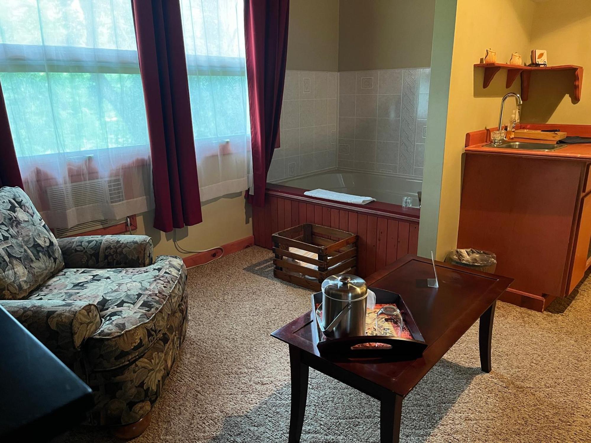 Vinehurst Inn & Suites Hammondsport Esterno foto