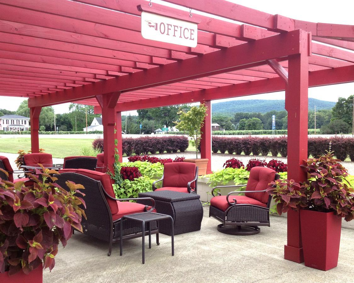 Vinehurst Inn & Suites Hammondsport Esterno foto